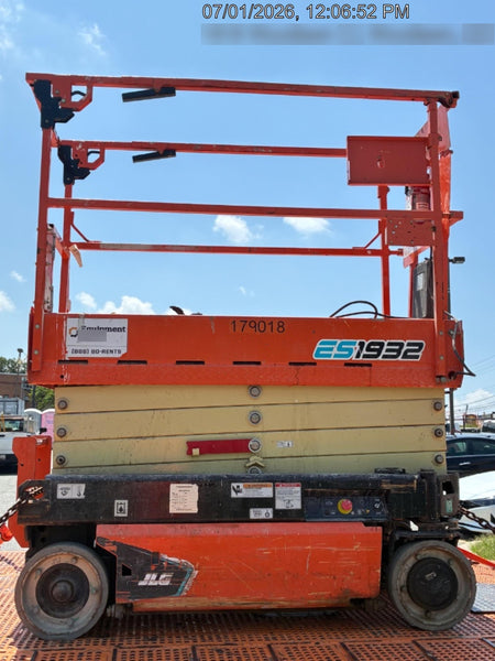 2021 JLG ES1932