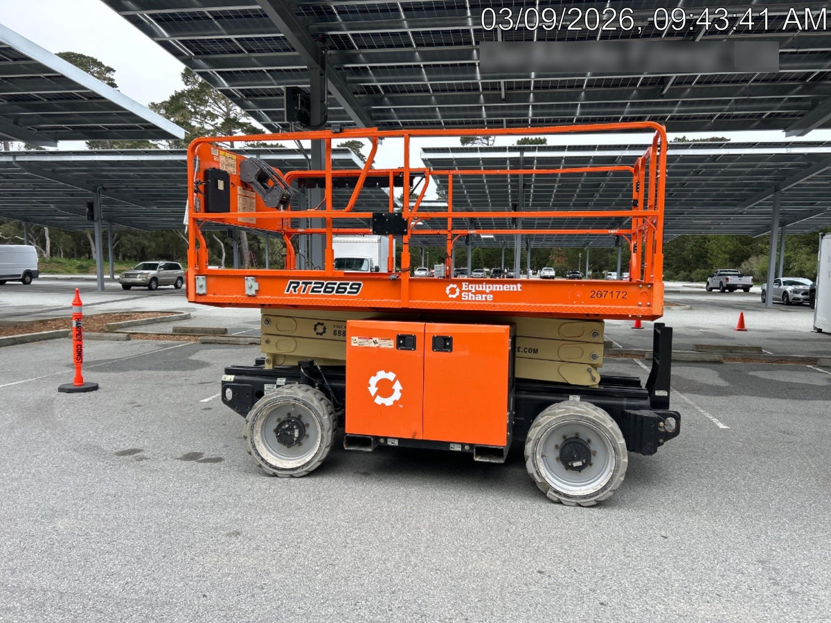 2022 JLG RT2669