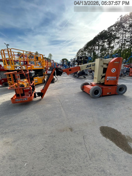 2019 JLG E300AJP