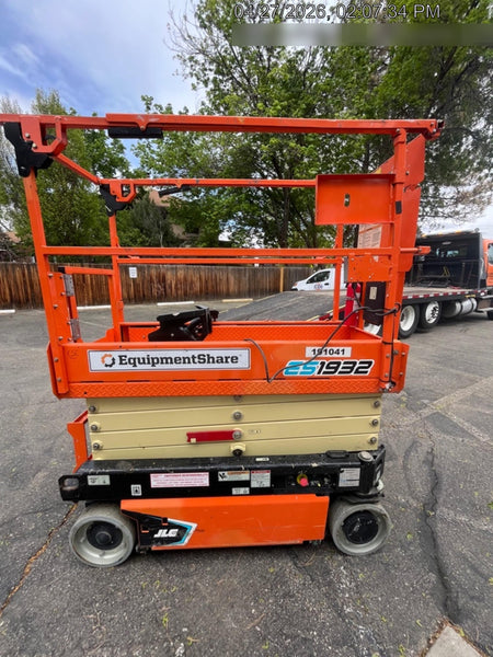 2021 JLG ES1932