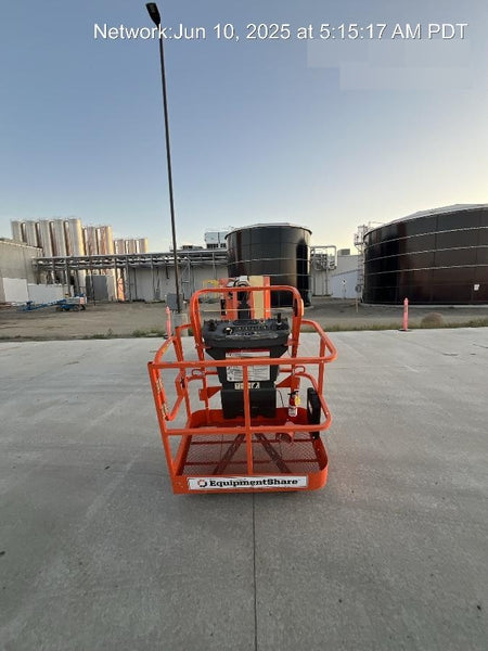2019 JLG E300AJP