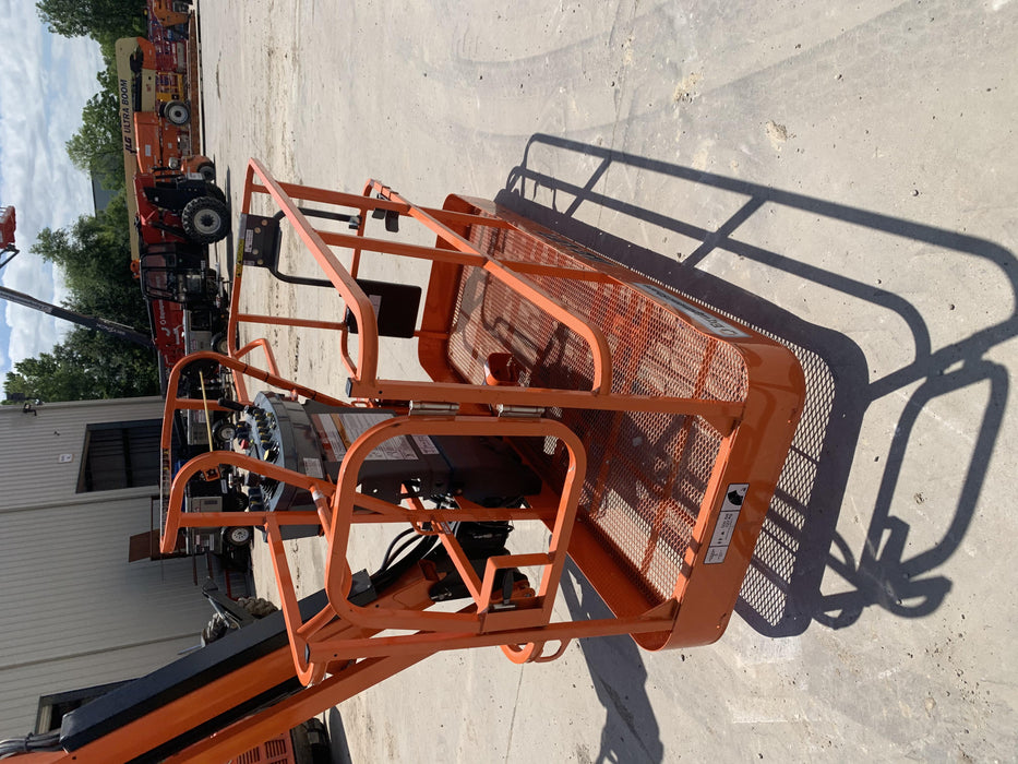 2020 JLG 800AJ