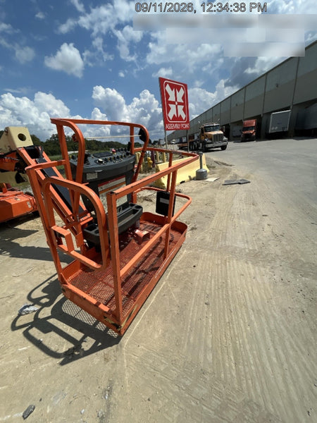 2023 JLG E450AJ