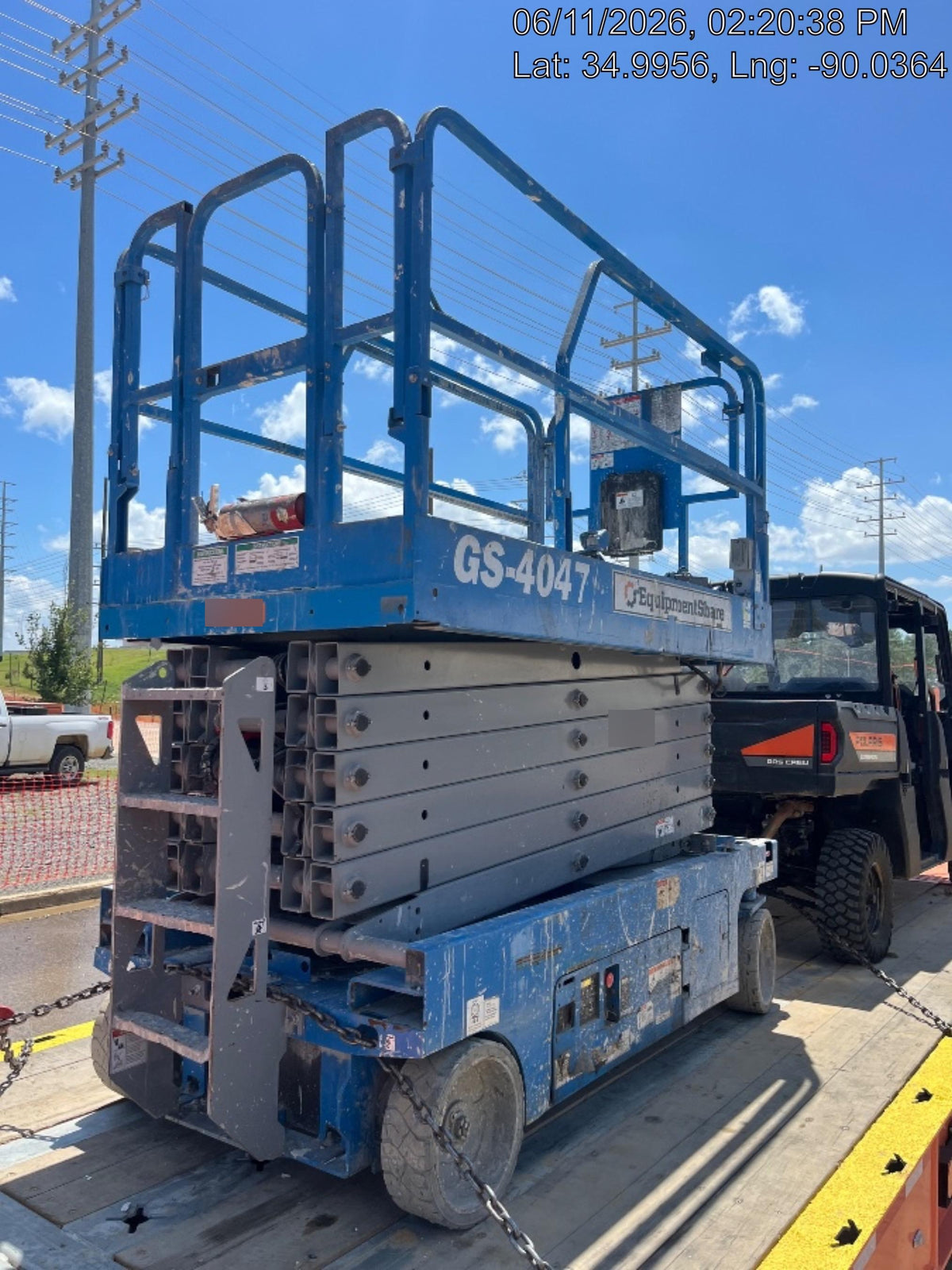 2019 Genie GS-4047 Folding rails with half height swing gate