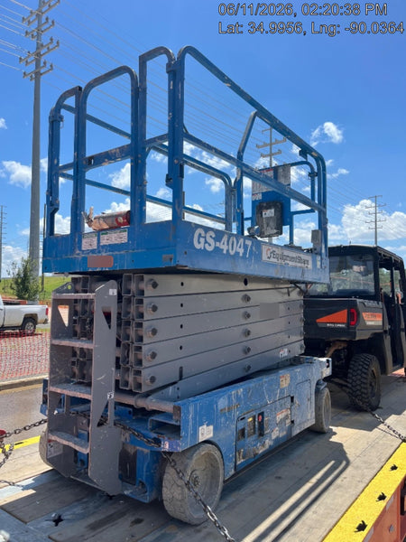 2019 Genie GS-4047 Folding rails with half height swing gate