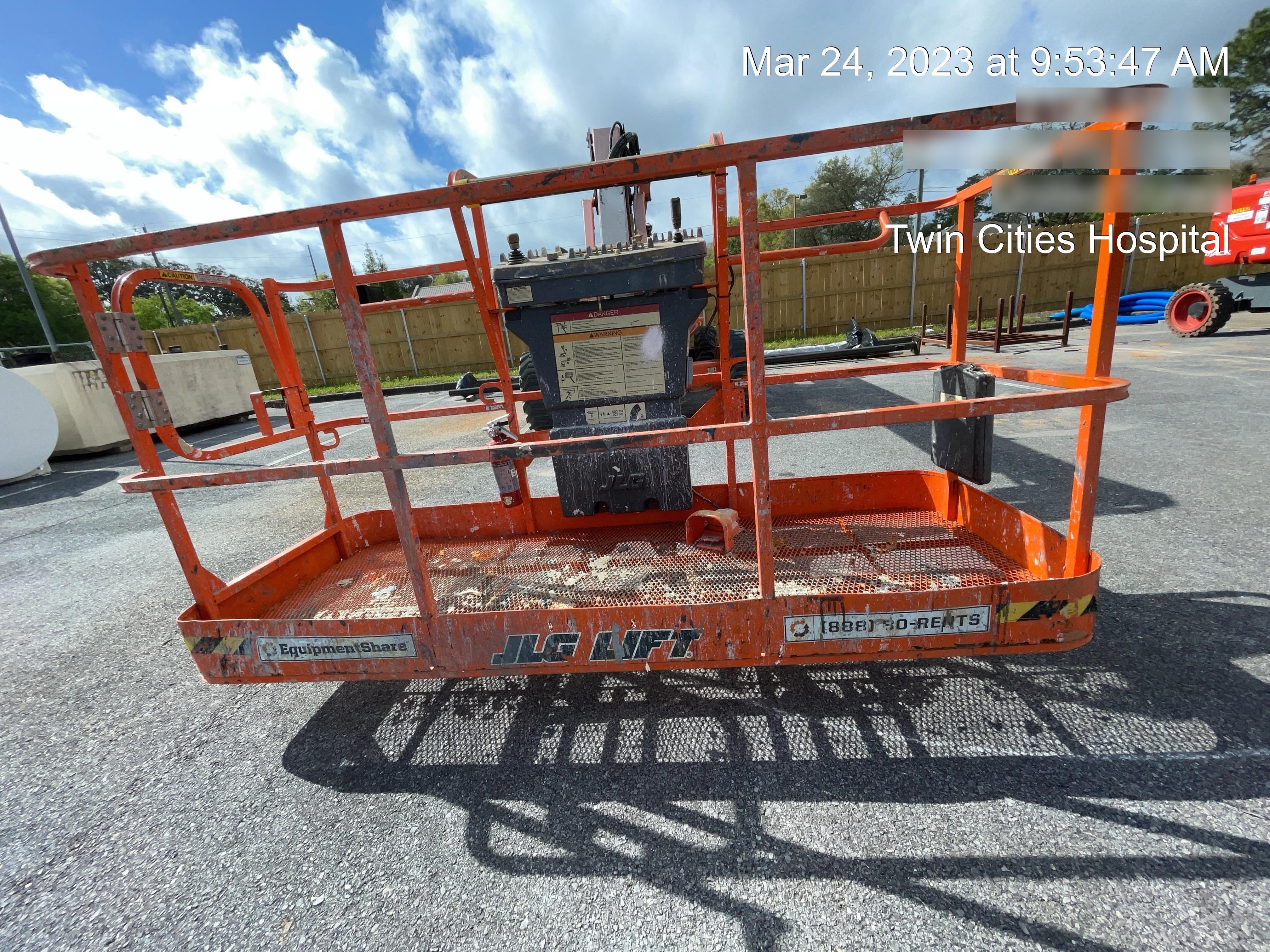 2019 JLG 600AJ