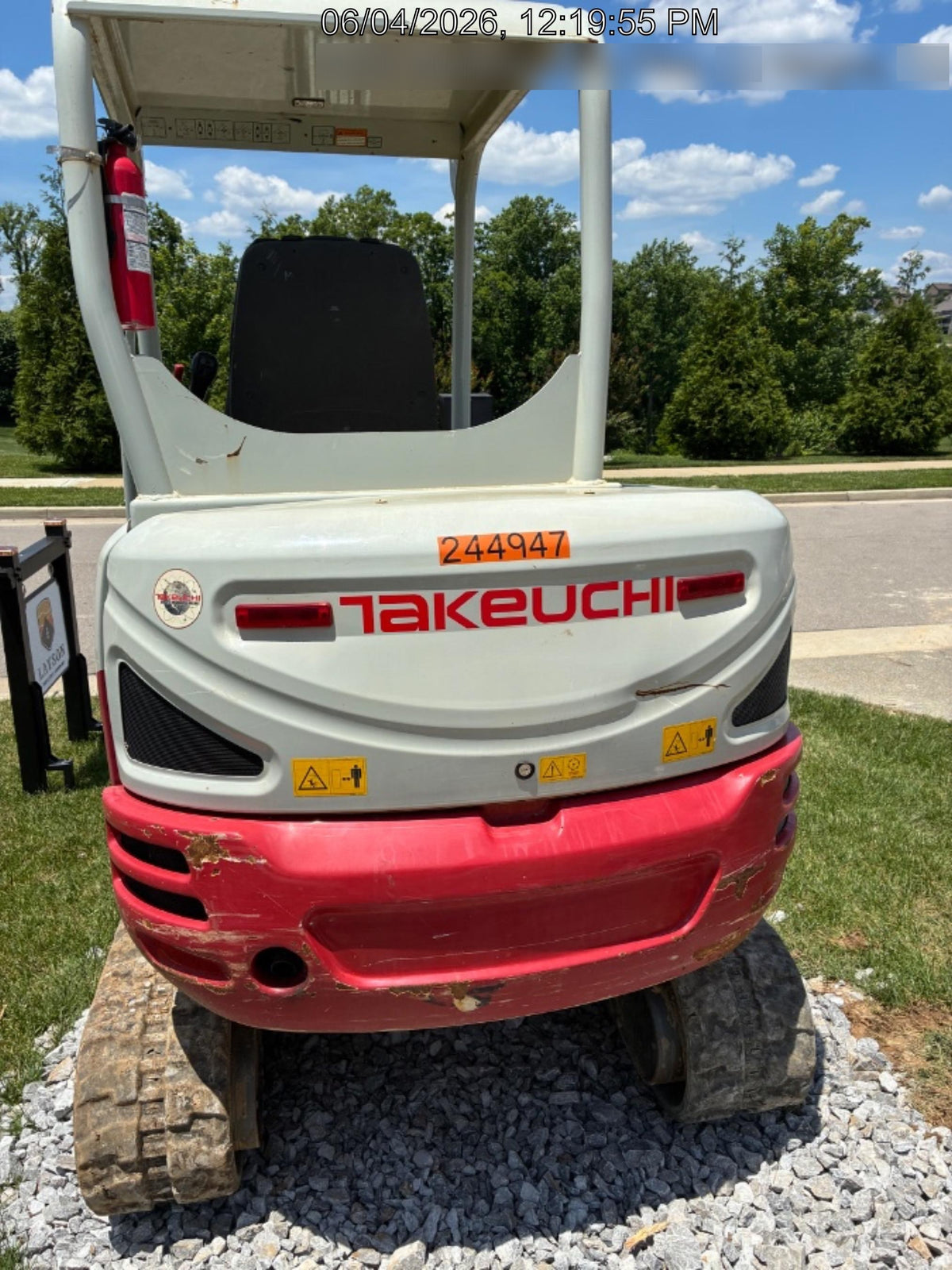 2022 TAKEUCHI TB235-2R