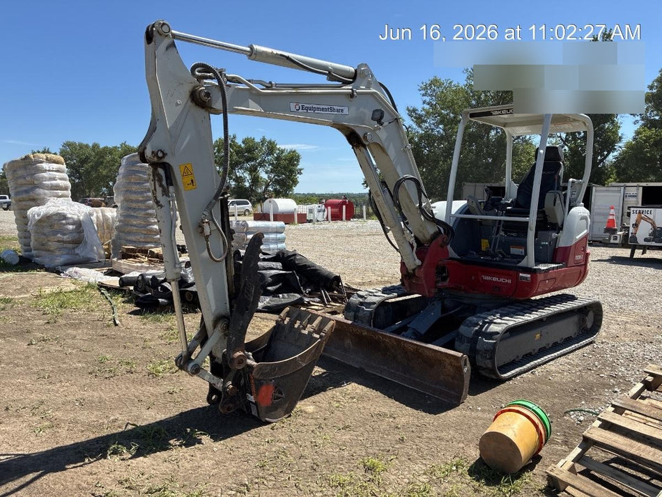 2022 TAKEUCHI TB250-2R