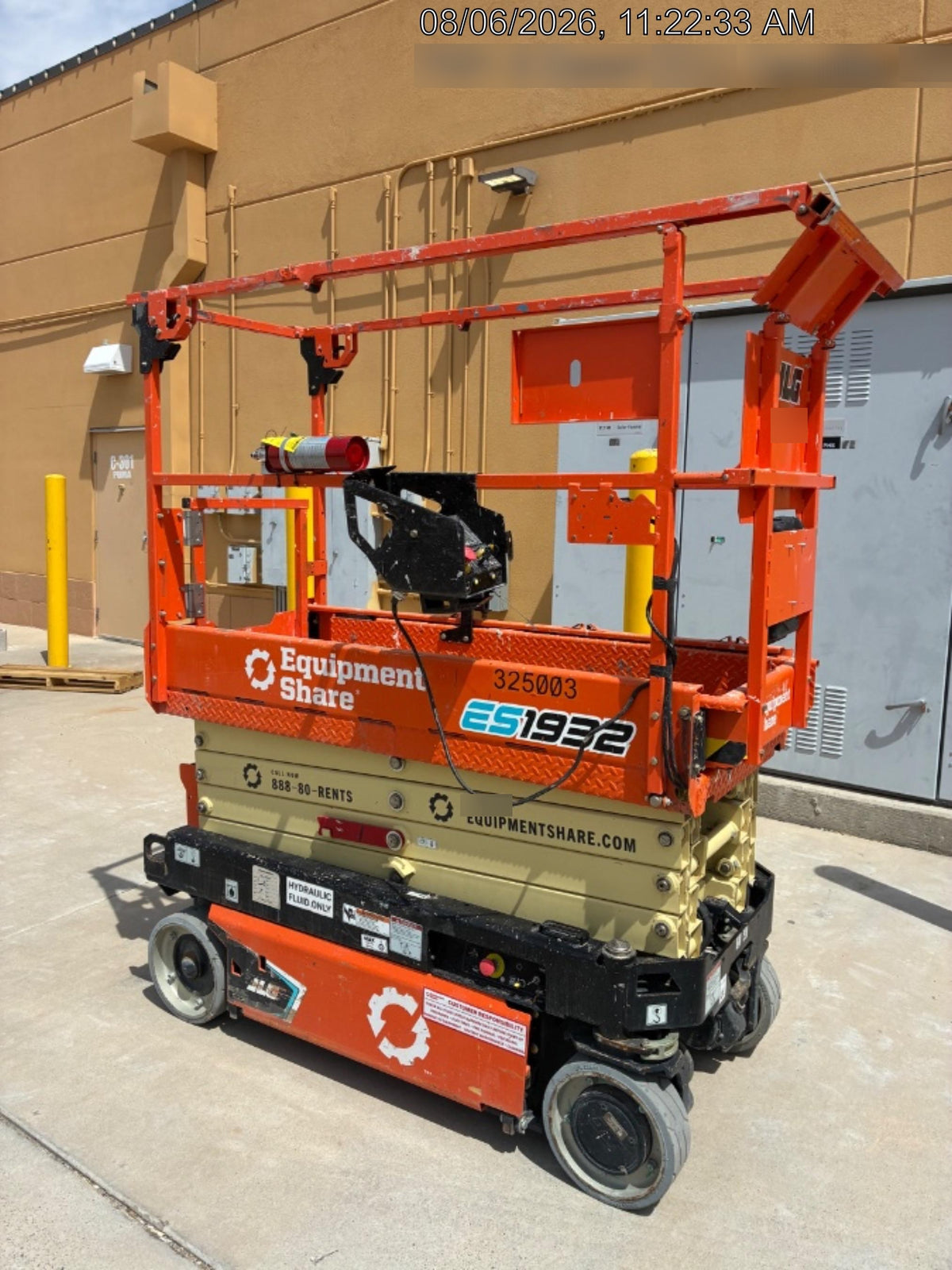 2023 JLG ES1932