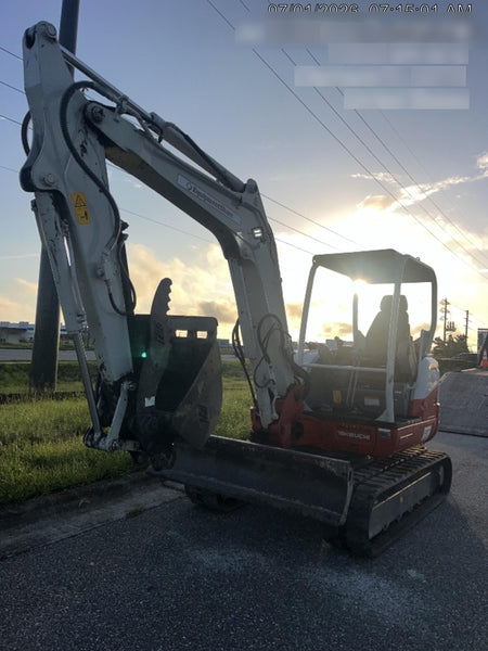 2023 TAKEUCHI TB250-2R