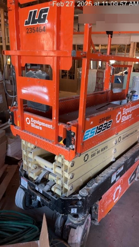 2022 JLG ES1932