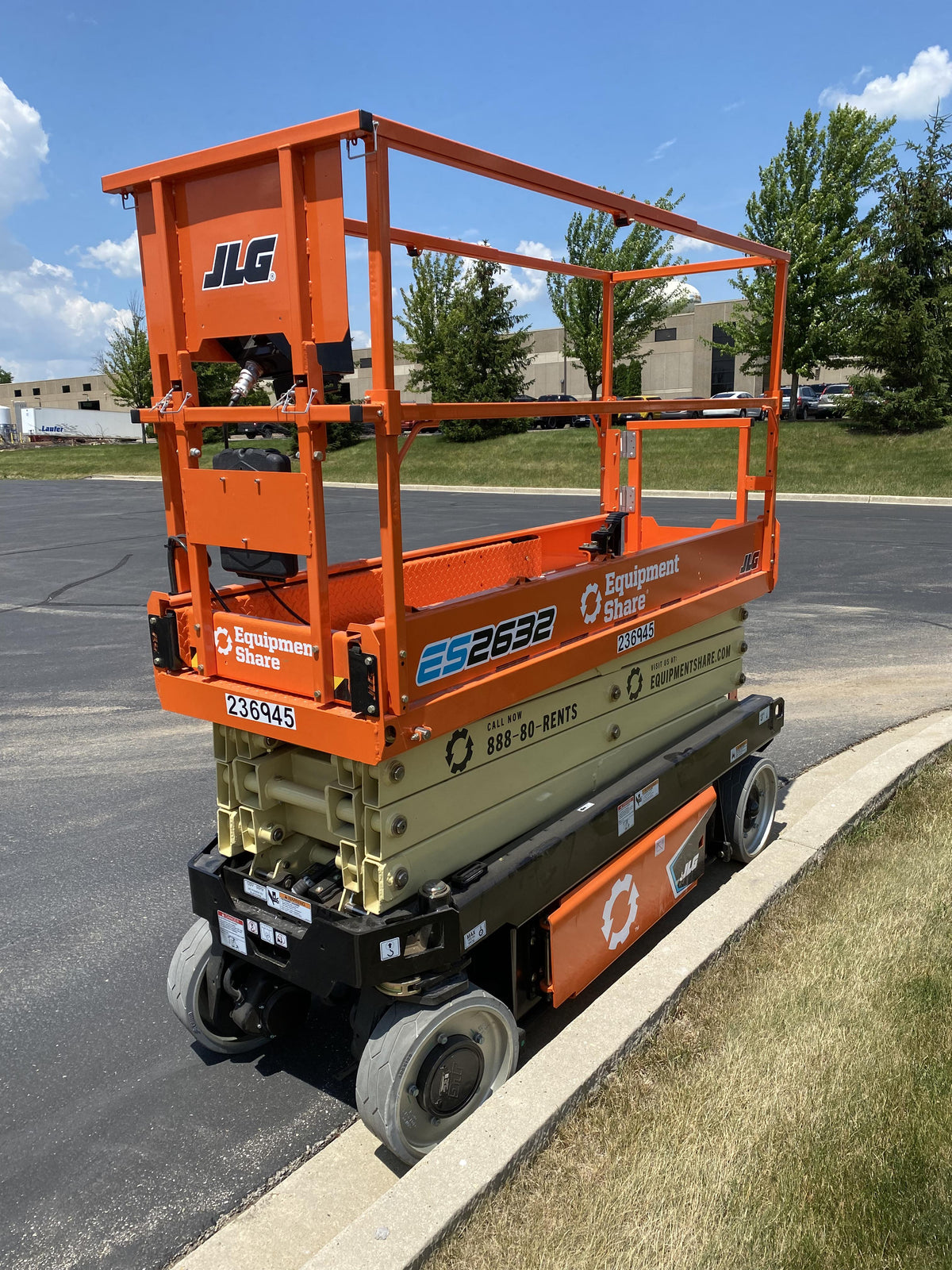 2022 JLG ES2632
