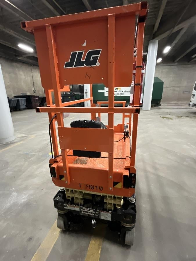 2021 JLG ES1330L