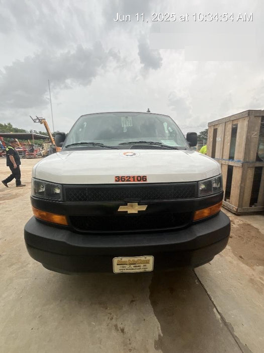 2023 CHEVROLET Express Van - Rental