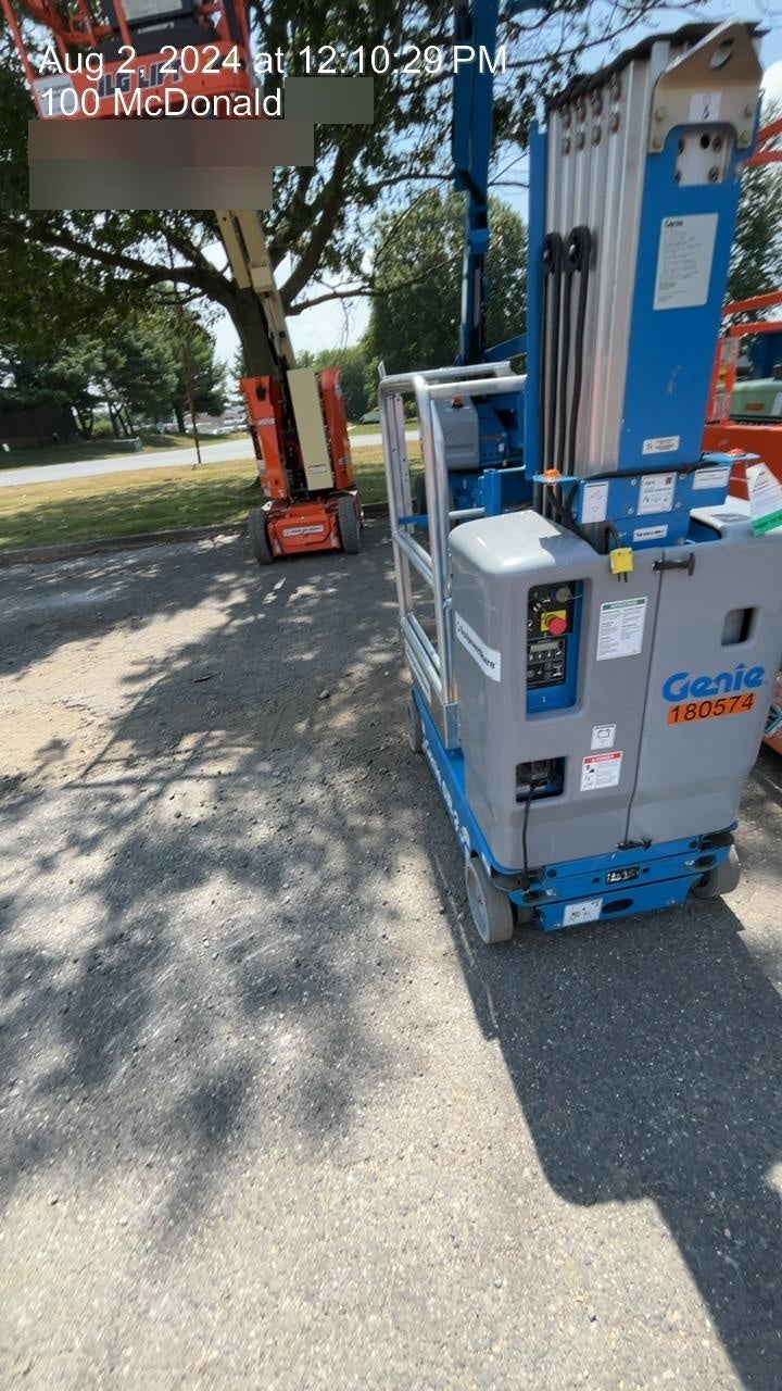 2021 GENIE GR-20