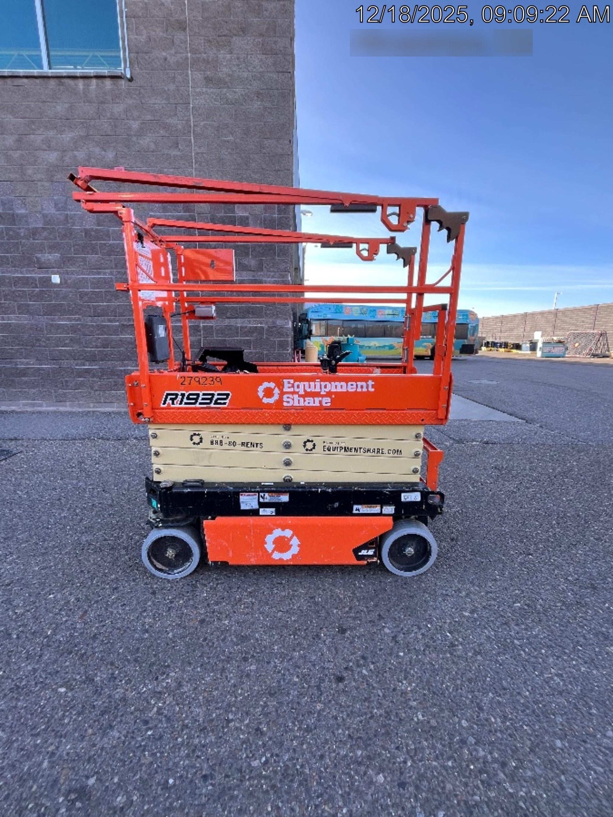 2022 JLG R1932