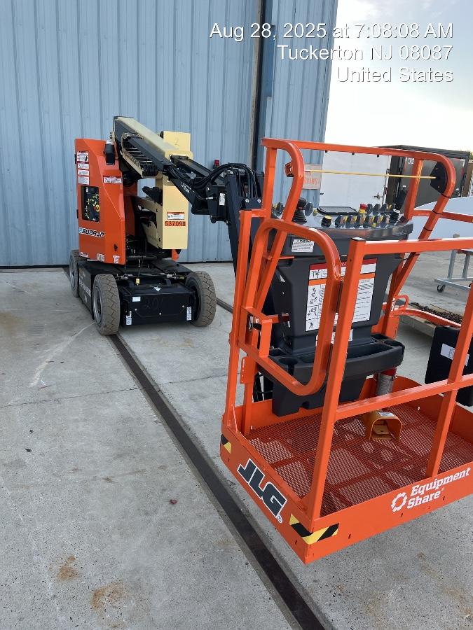 2025 JLG E300AJP