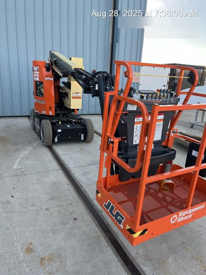 2025 JLG E300AJP