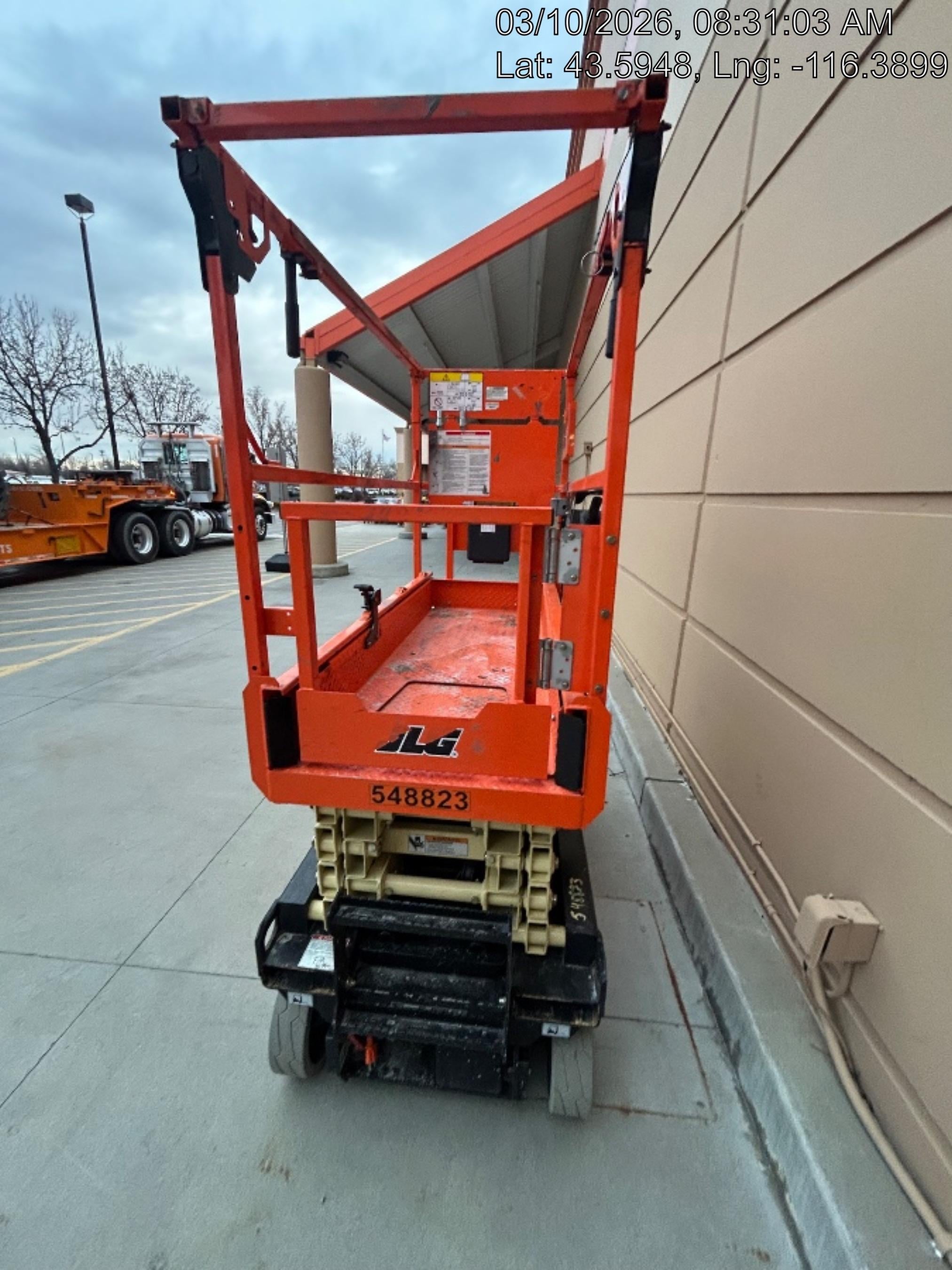 2025 JLG ES1932