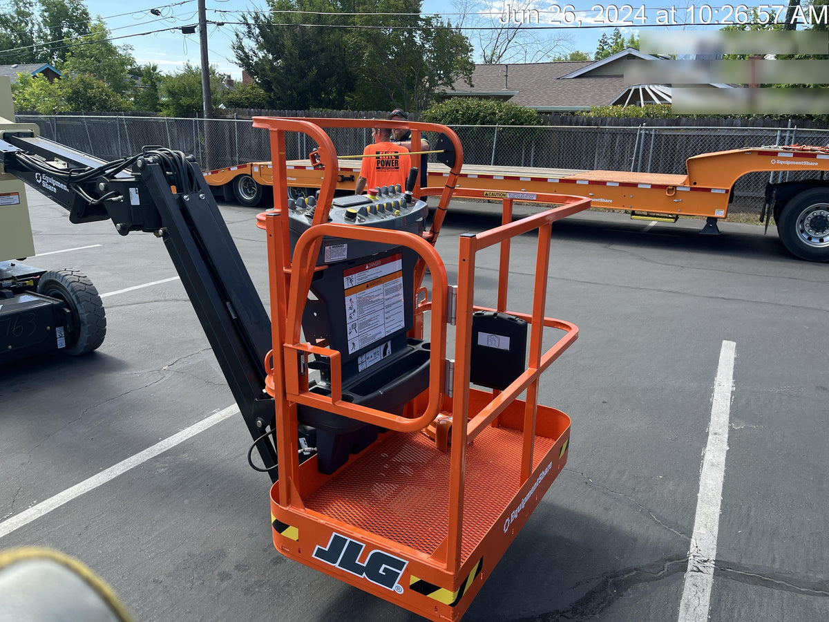 2024 JLG E300AJP