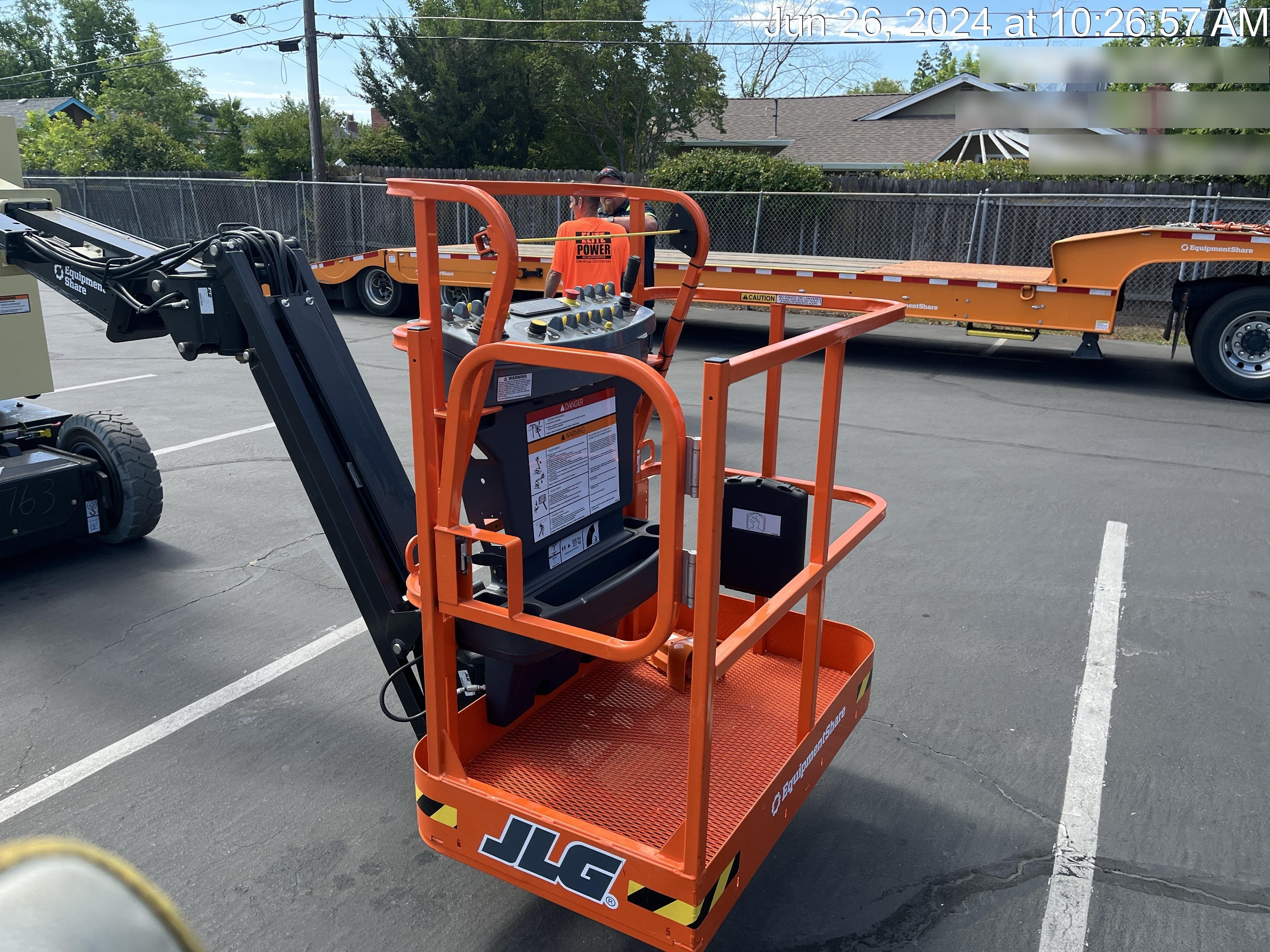 2024 JLG E300AJP