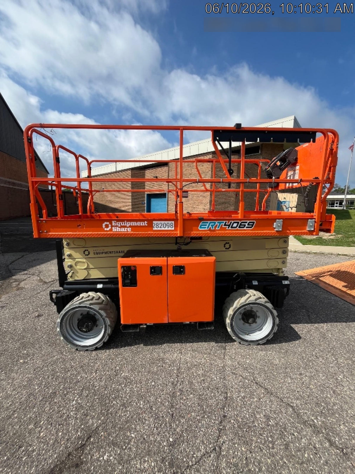 2022 JLG ERT4069