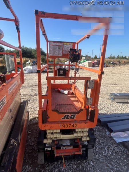 2021 JLG ES1330L