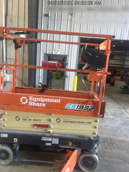 2022 JLG ES1932