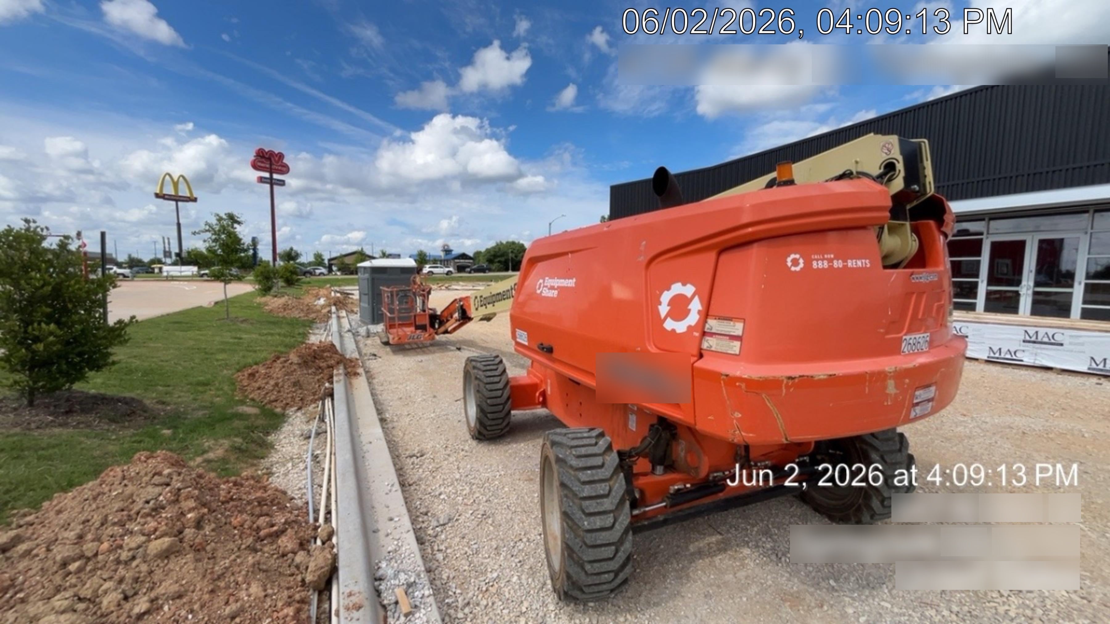 2022 JLG 660SJ