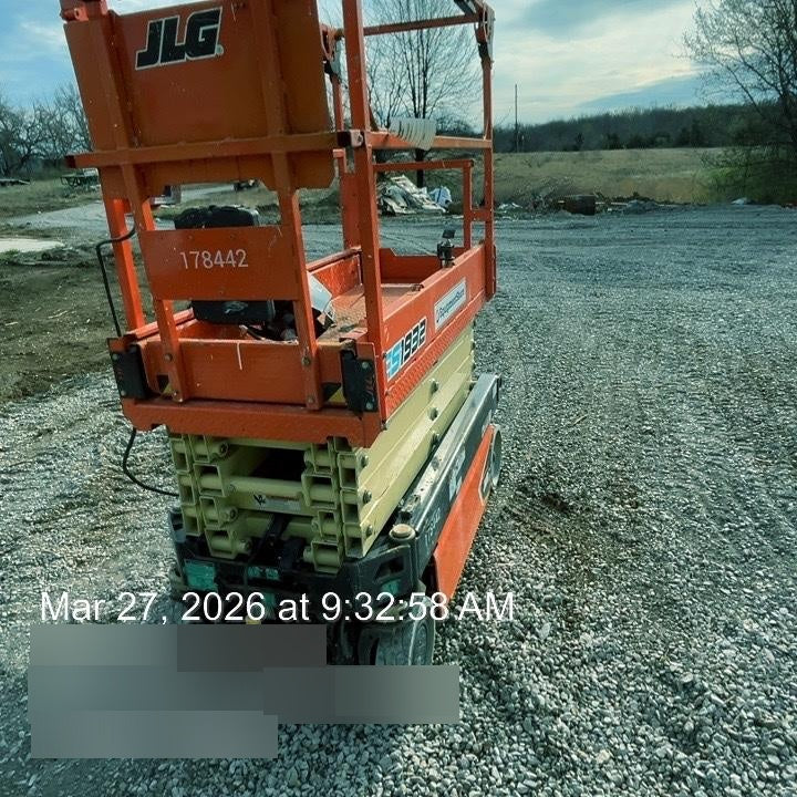 2021 JLG ES1932