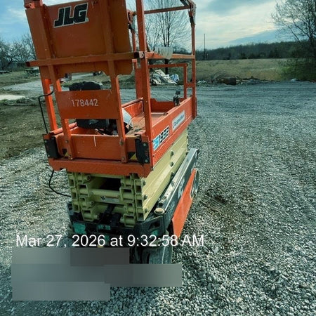 2021 JLG ES1932