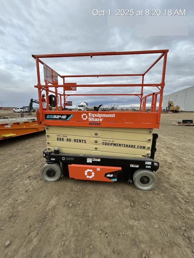 2025 JLG ES3246
