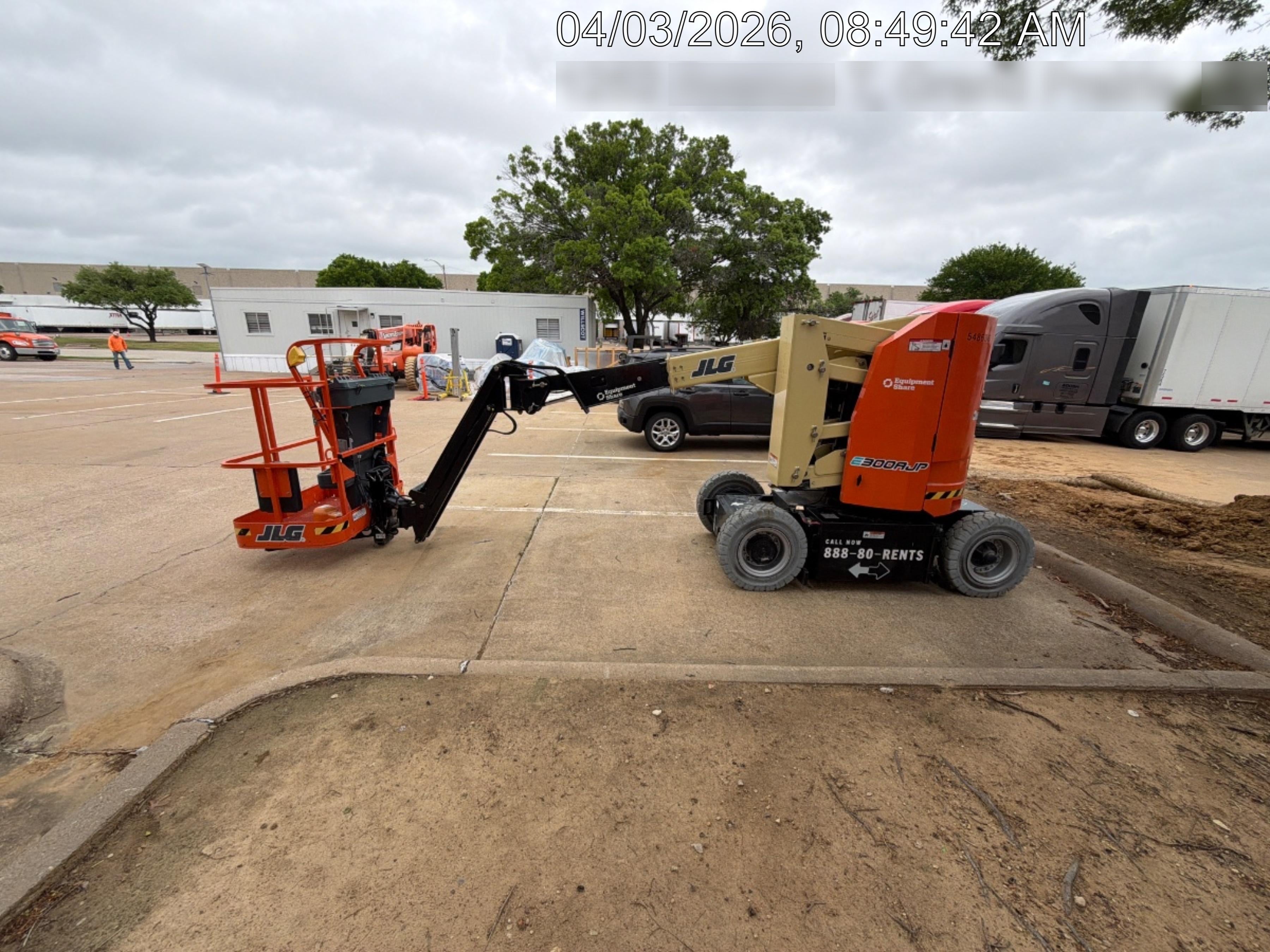 2025 JLG E300AJP