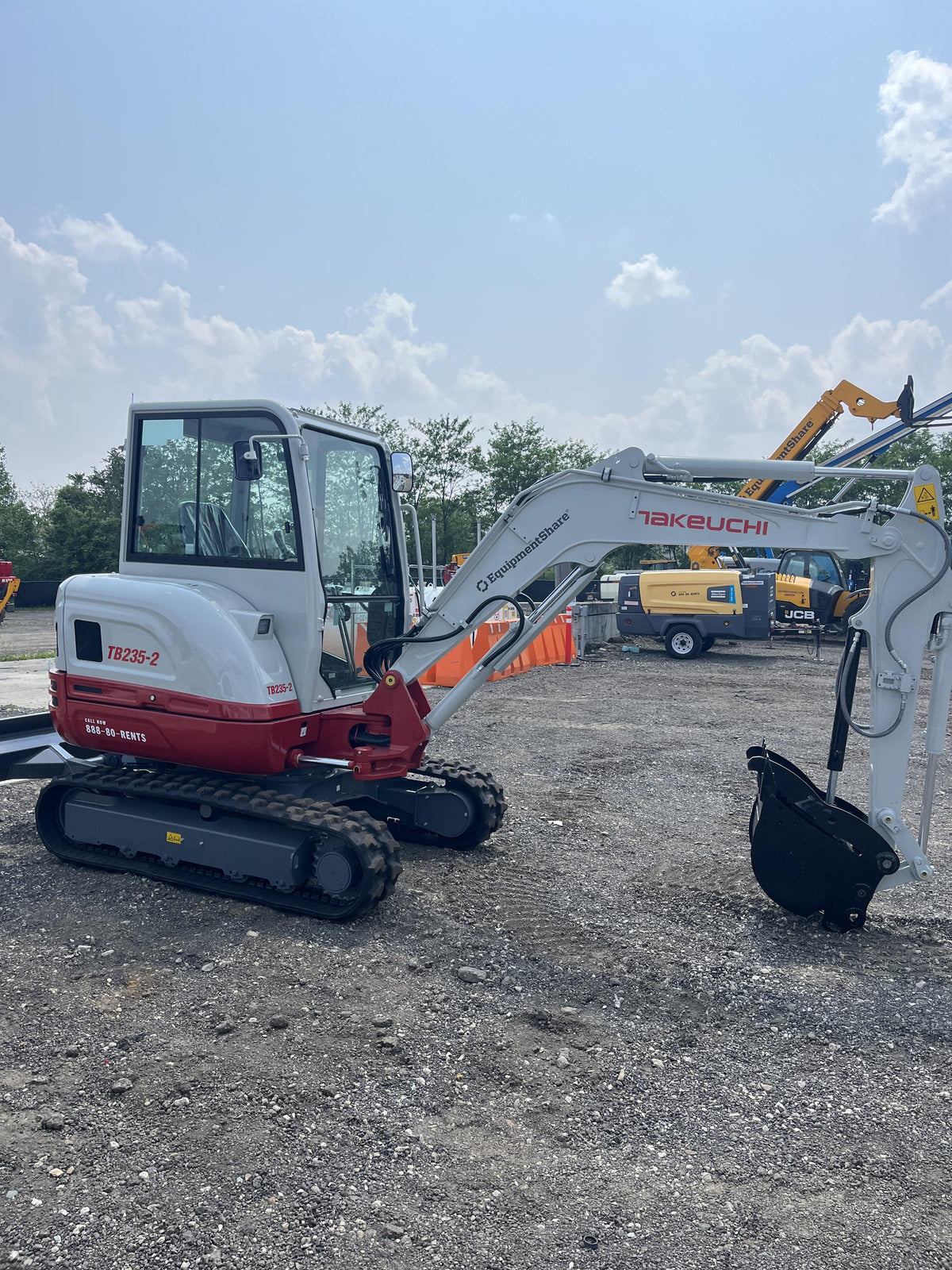 2025 TAKEUCHI TB235-2CR