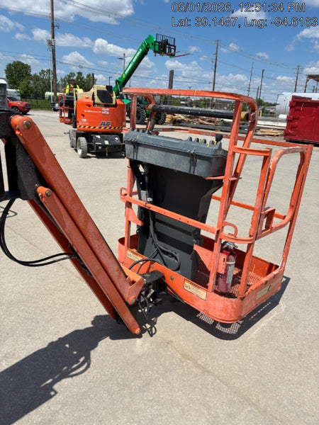 2019 JLG E400AJPN
