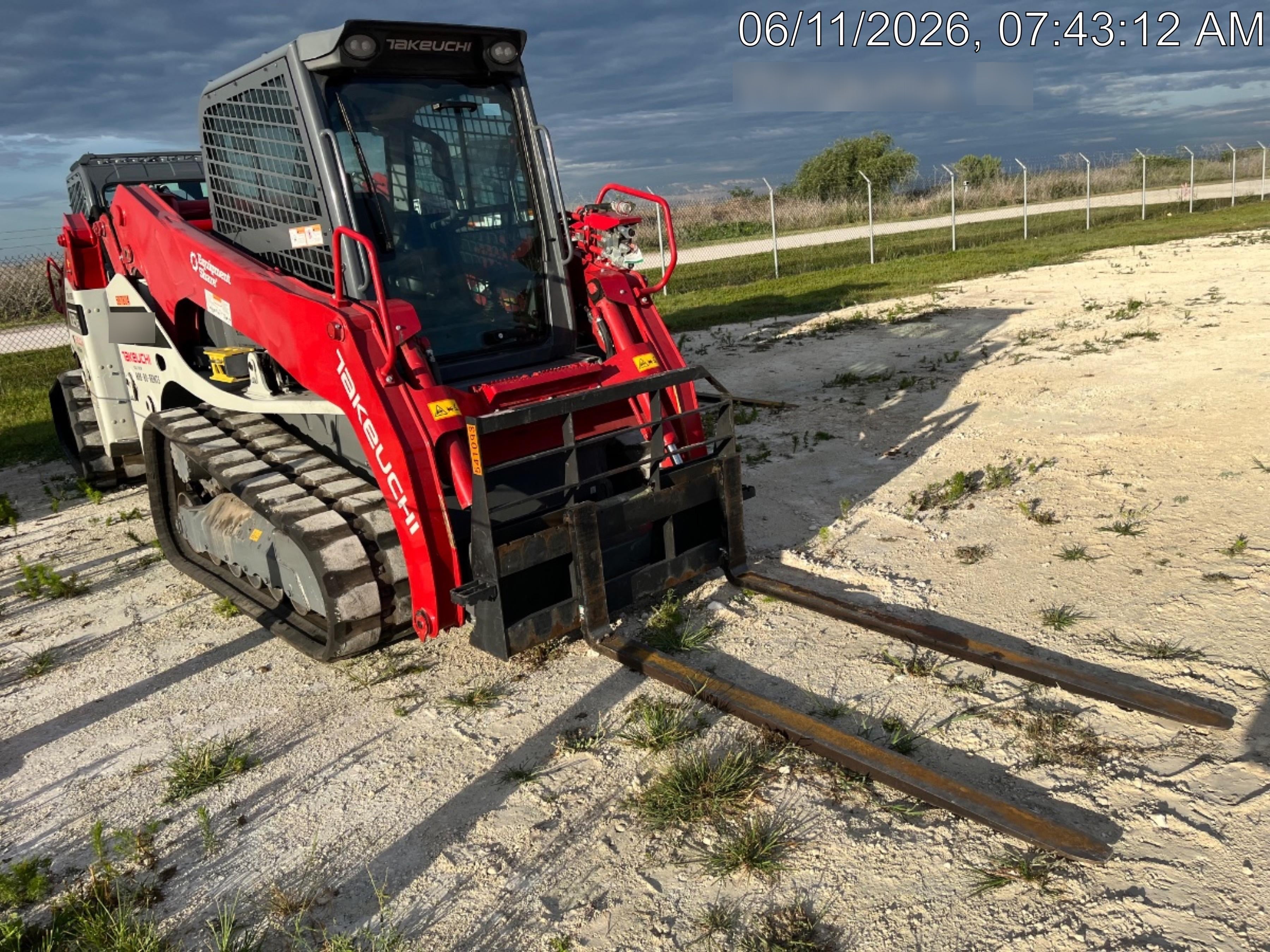 2025 TAKEUCHI TL12V2-CR