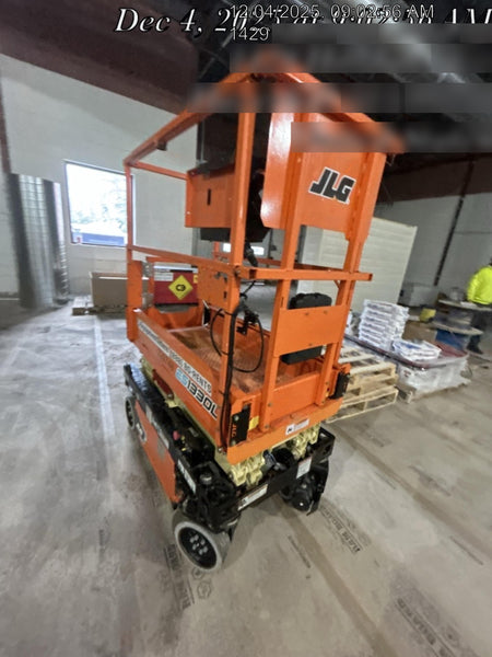 2022 JLG ES1330L