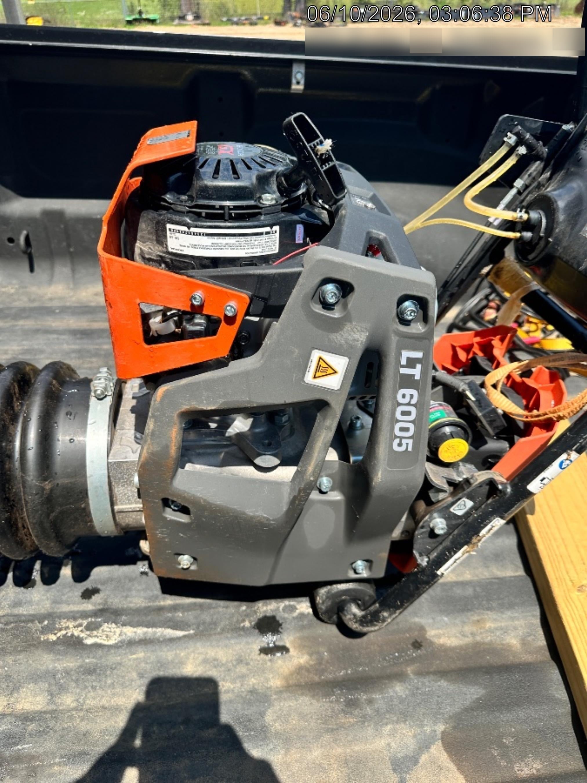 2024 HUSQVARNA LT6005