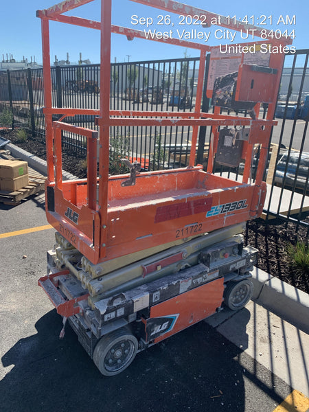2022 JLG ES1330L