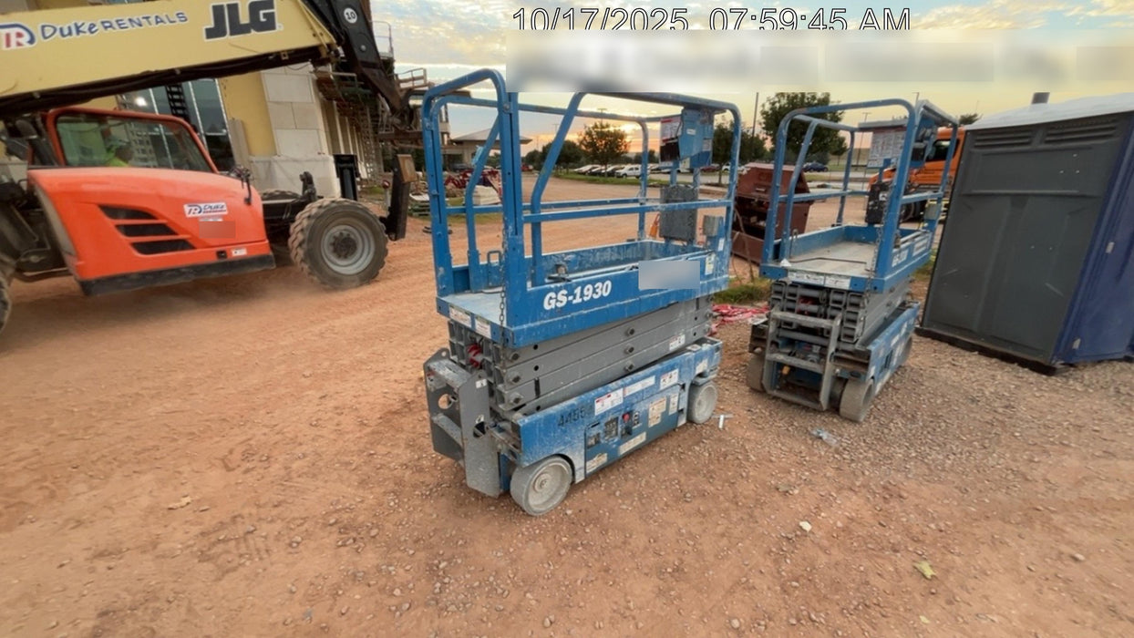 2019 Genie GS-1930 Fixed rails with chain Entry