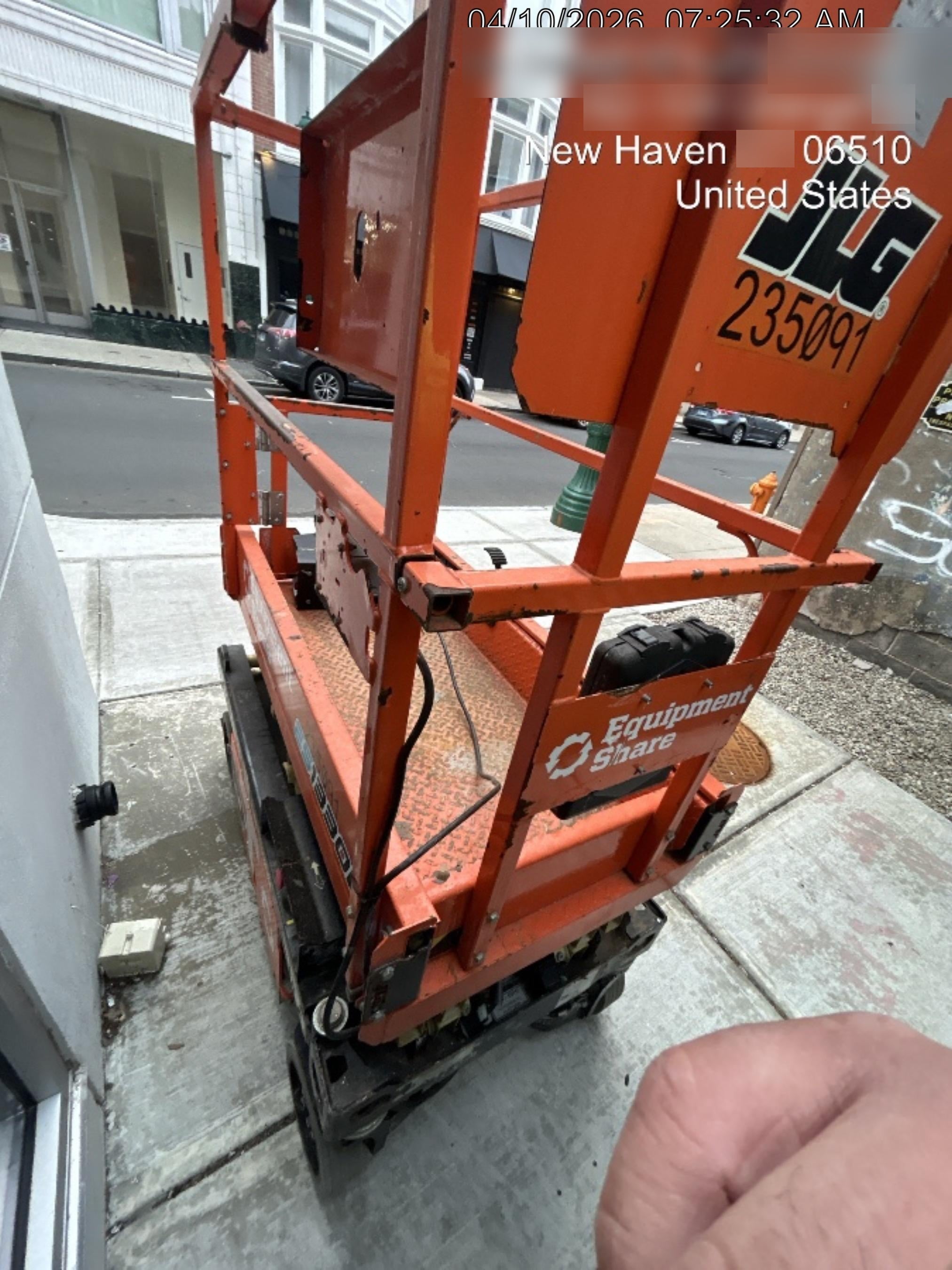2022 JLG ES1330L