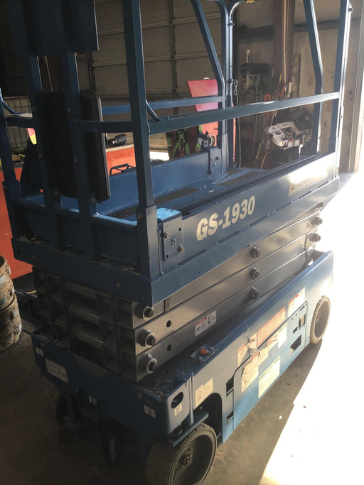 2019 Genie GS-1930 Fixed rails with chain Entry