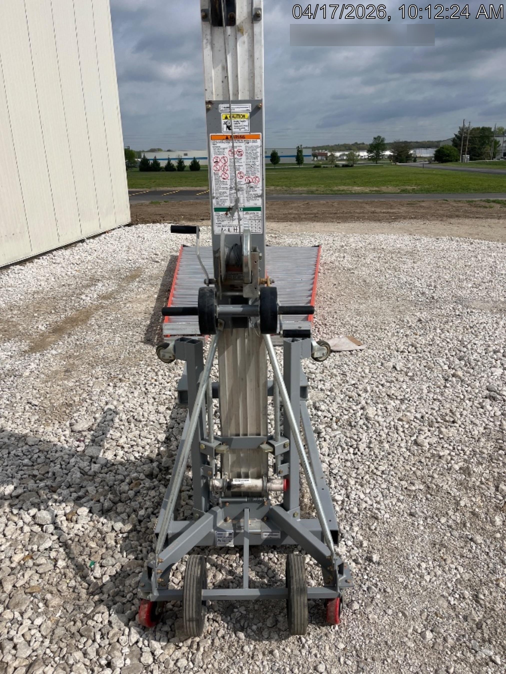 2023 GENIE SLC-24