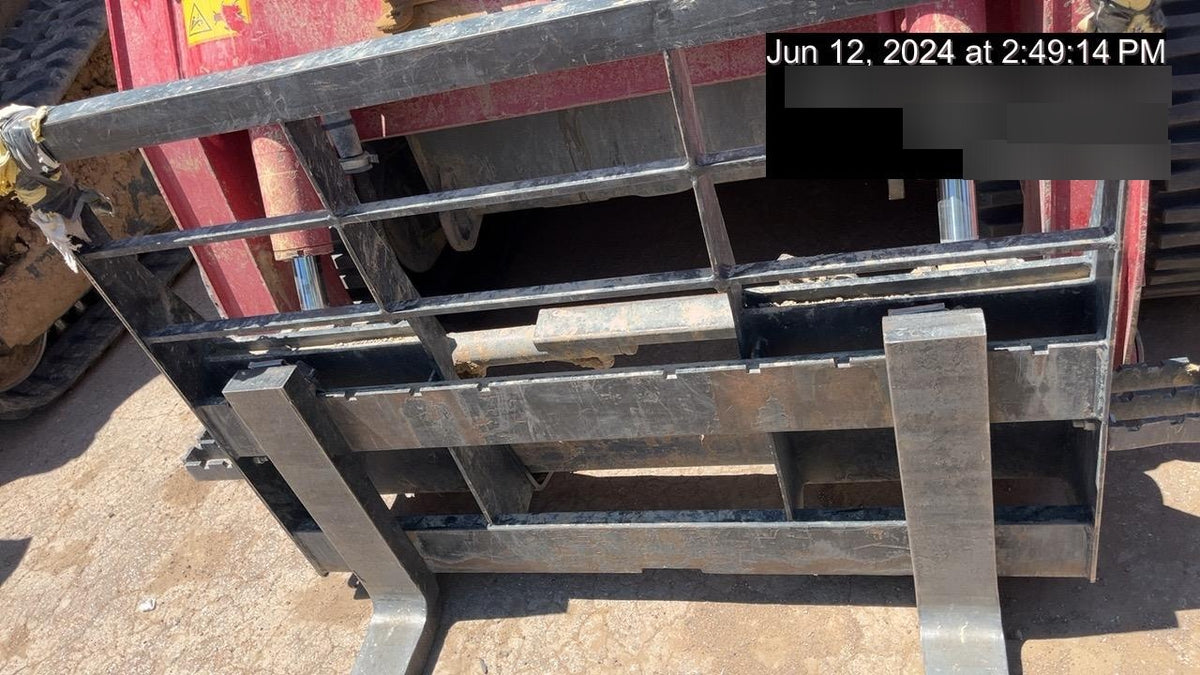 2023 ARROW MATERIAL HANDLING 48" Pallet Forks - Arrow