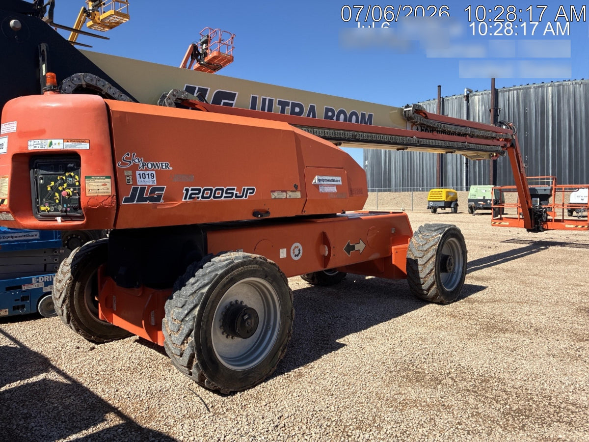 2021 JLG 1200SJP