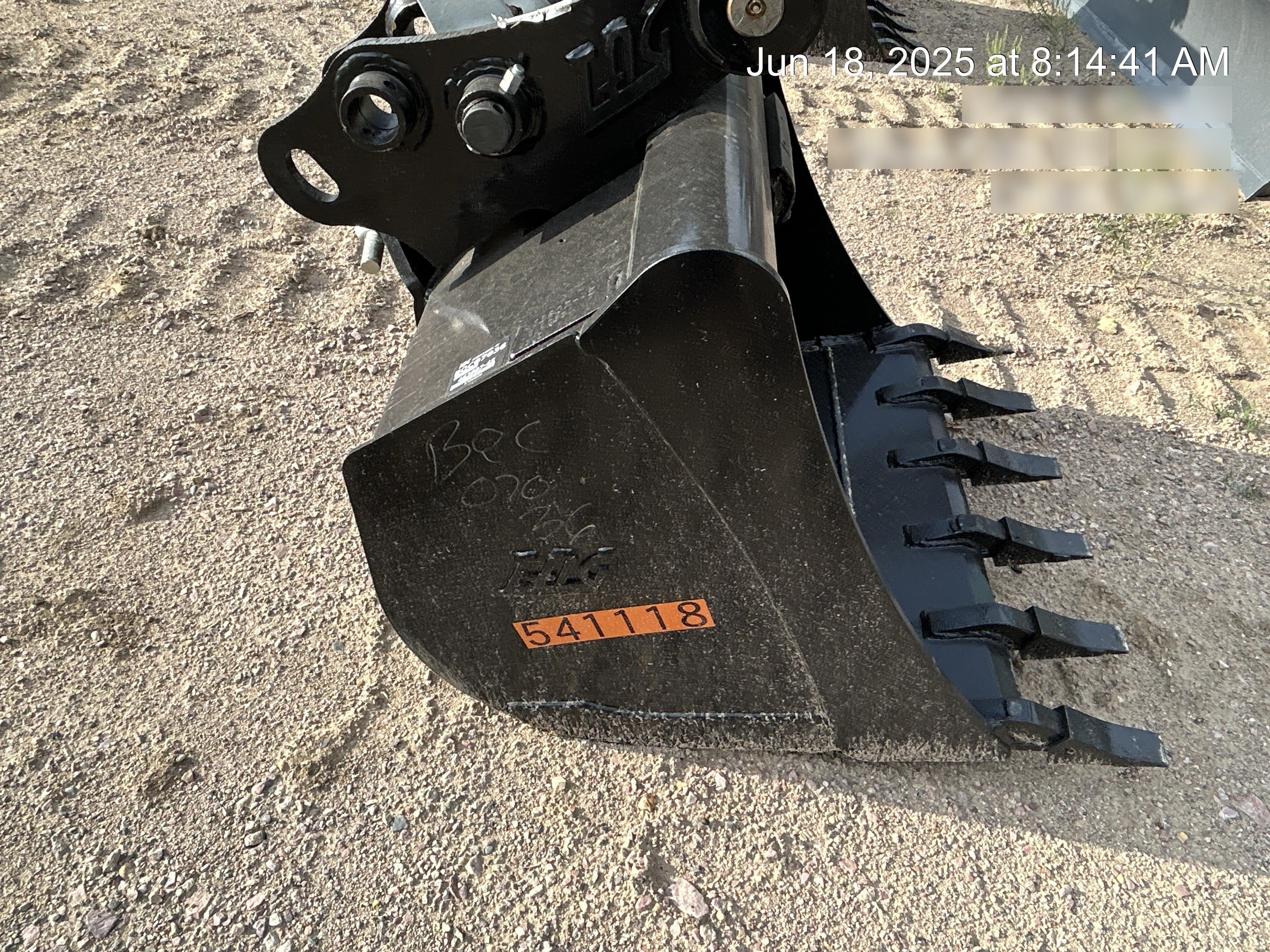 2025 TAKEUCHI 36" Bucket - Takeuchi