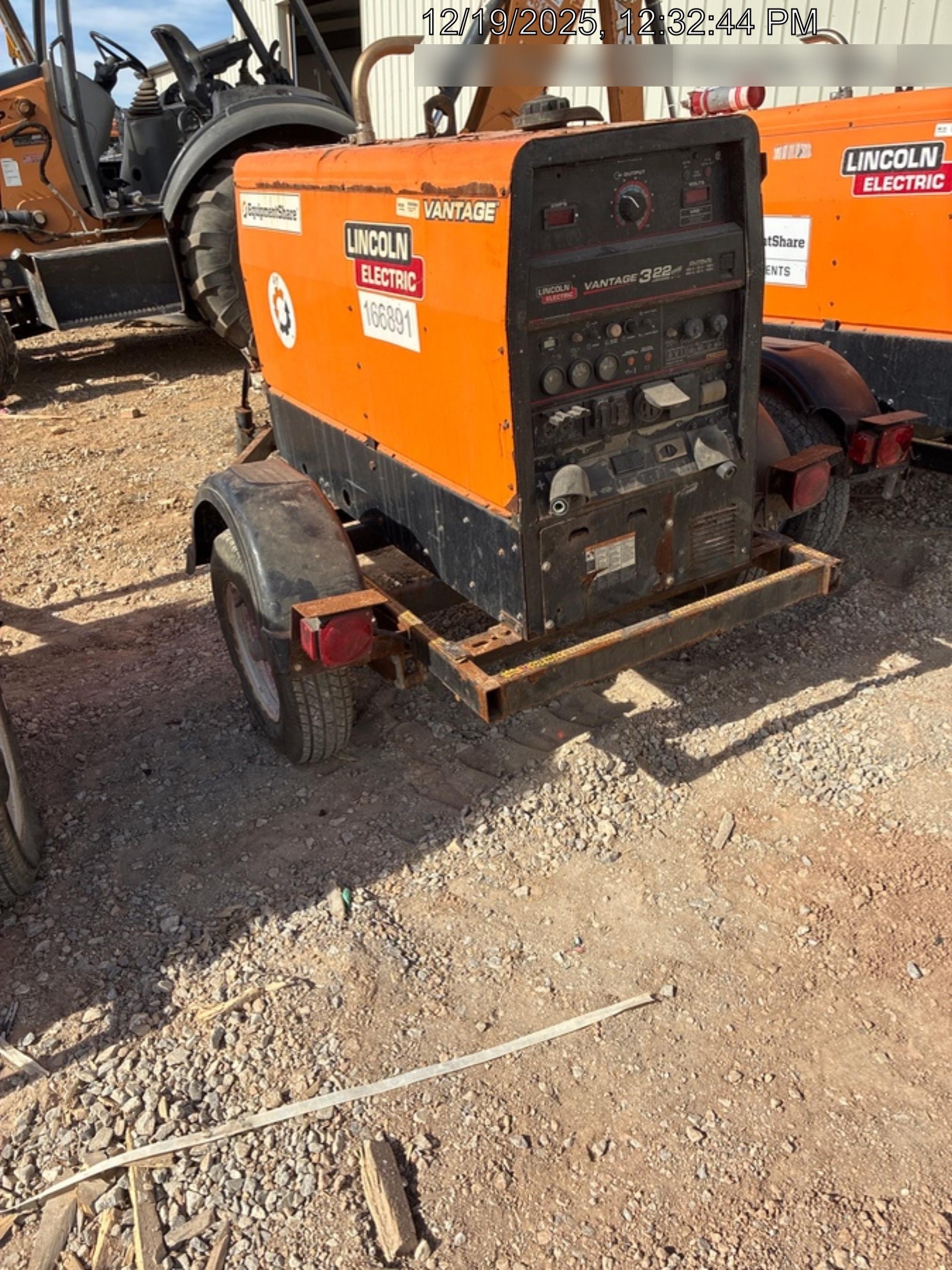 2021 Lincoln Electric Vantage 322 Vantage 322 Ready Pak 3 w/ Decals, ORANGE (includes trailer, cable rack, fender light kit) NO Telematics