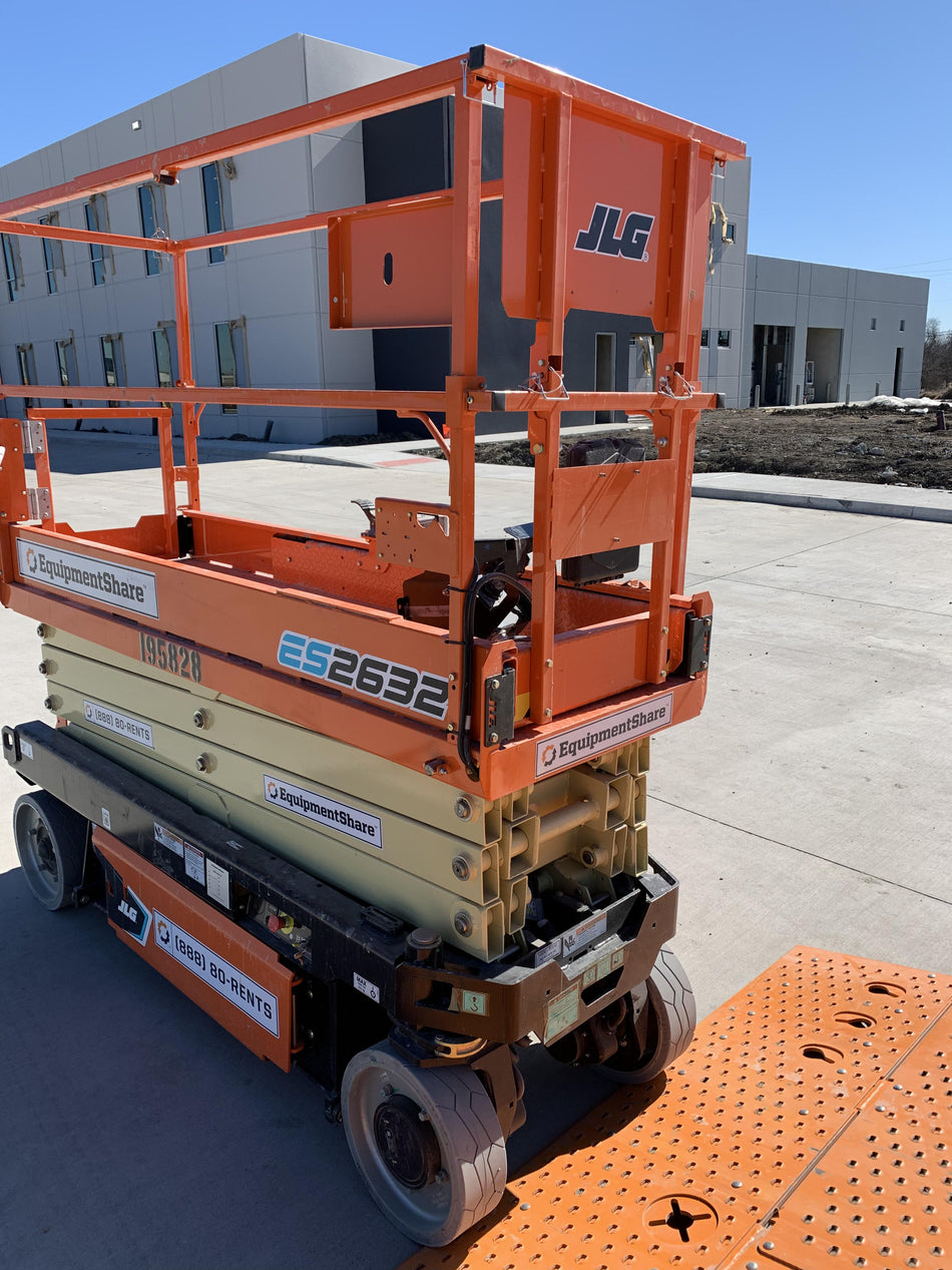 2021 JLG ES2632