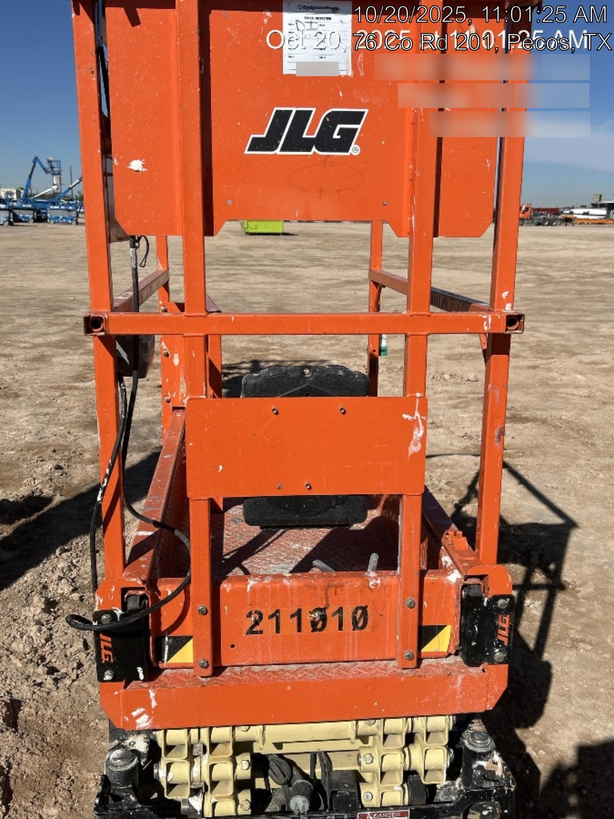 2022 JLG ES1330L