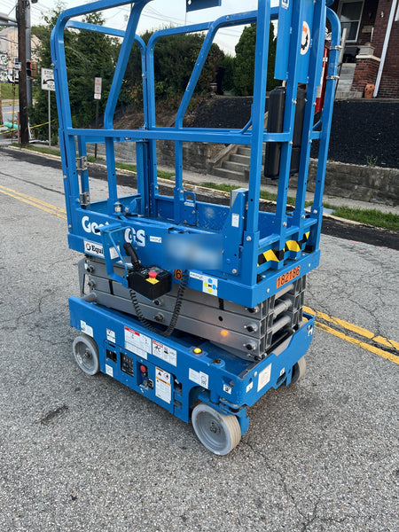 2021 GENIE GS-1330m